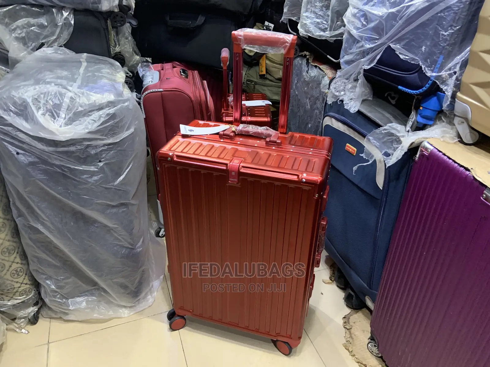 Medium Size Quality Unbreakable Travel Luggage