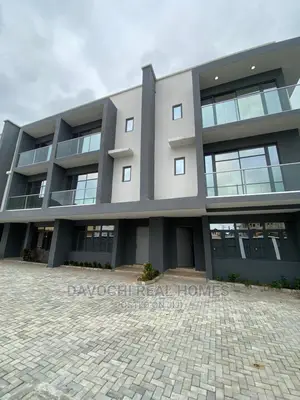 4bdrm Duplex in Chevron Drive, Lekki for sale