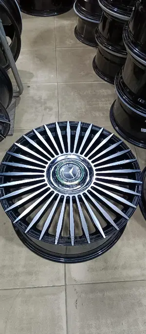 20 Inches Spinning Logo, Mercedes Benz and Range Rover.