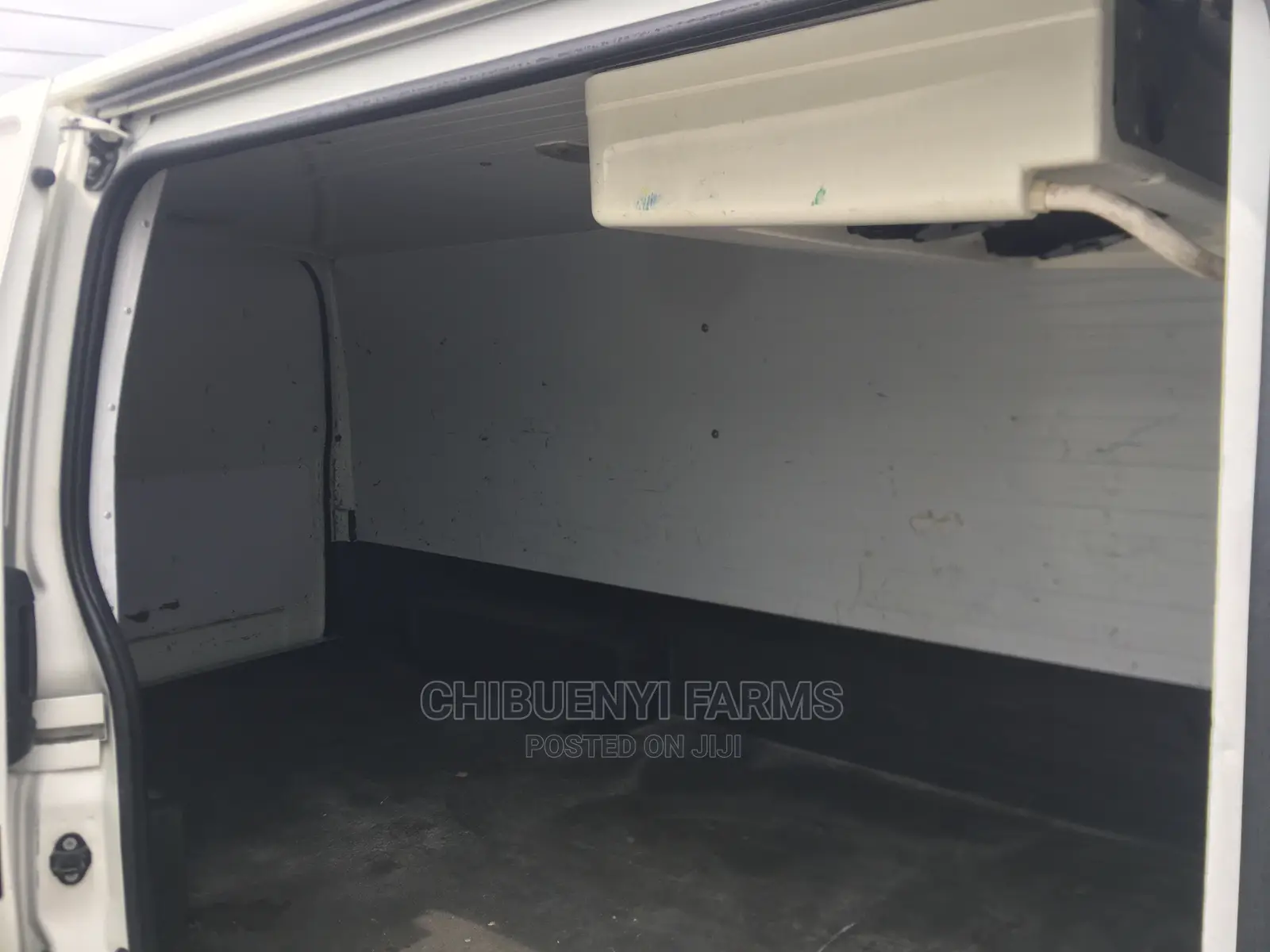 Toyota HiAce 2017 White