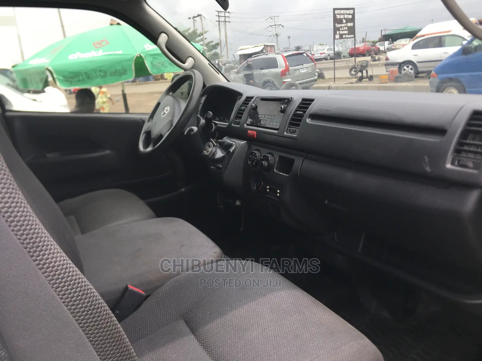 Toyota HiAce 2017 White