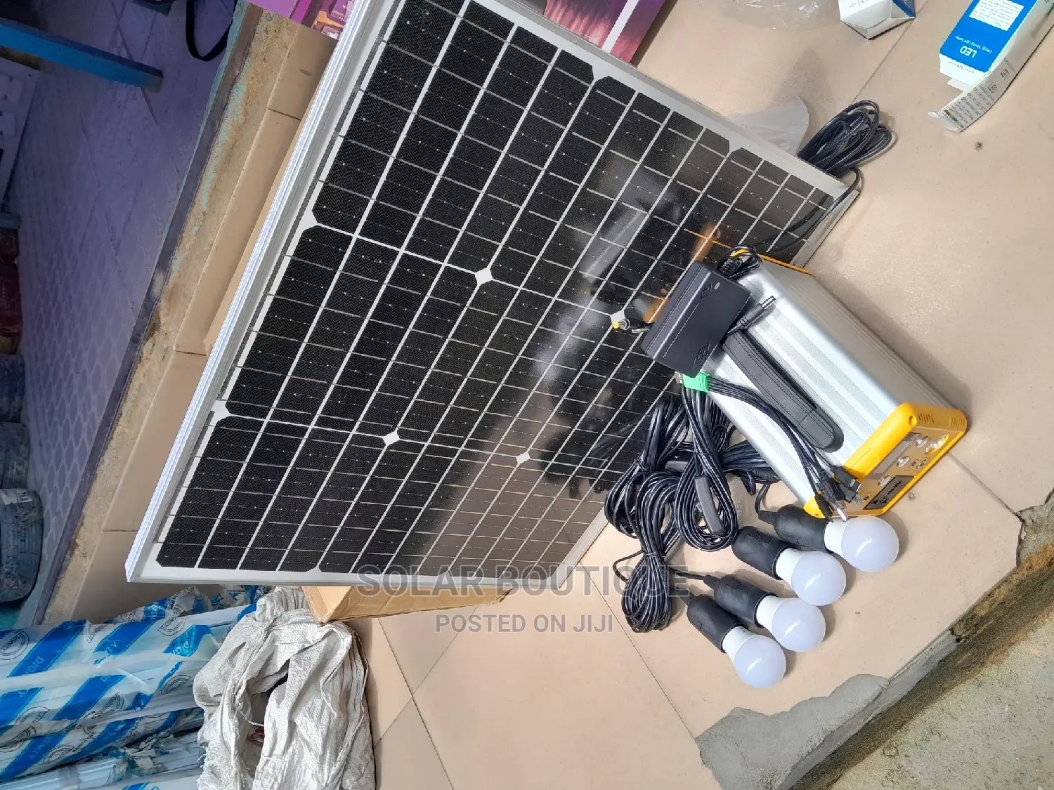 300w Solar Generator With 4 Bulbs