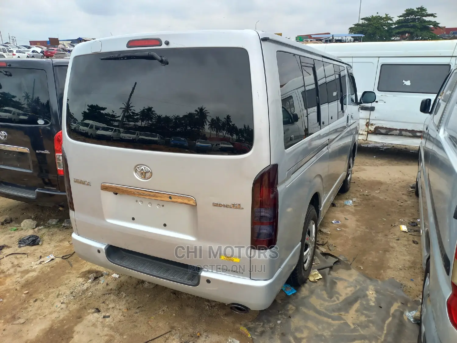 Toyota HiAce 2010 Silver