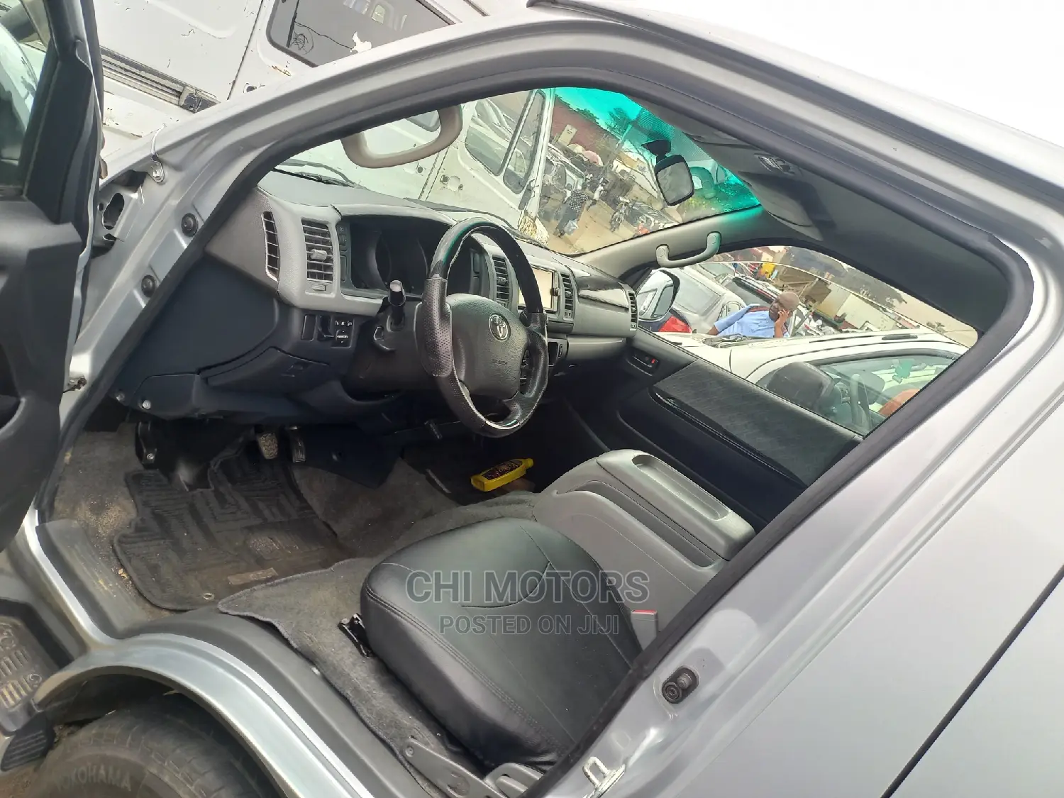 Toyota HiAce 2010 Silver