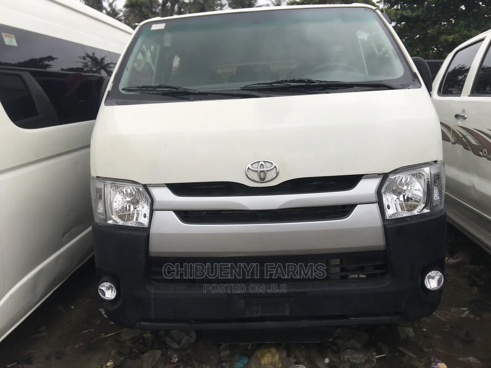 Toyota HiAce 2013 White