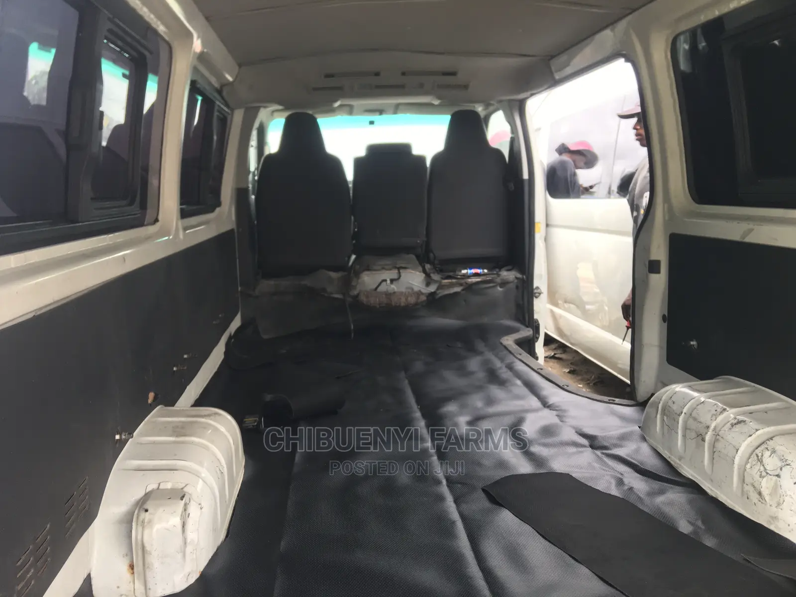 Toyota HiAce 2013 White