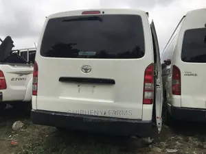 Toyota HiAce 2013 White