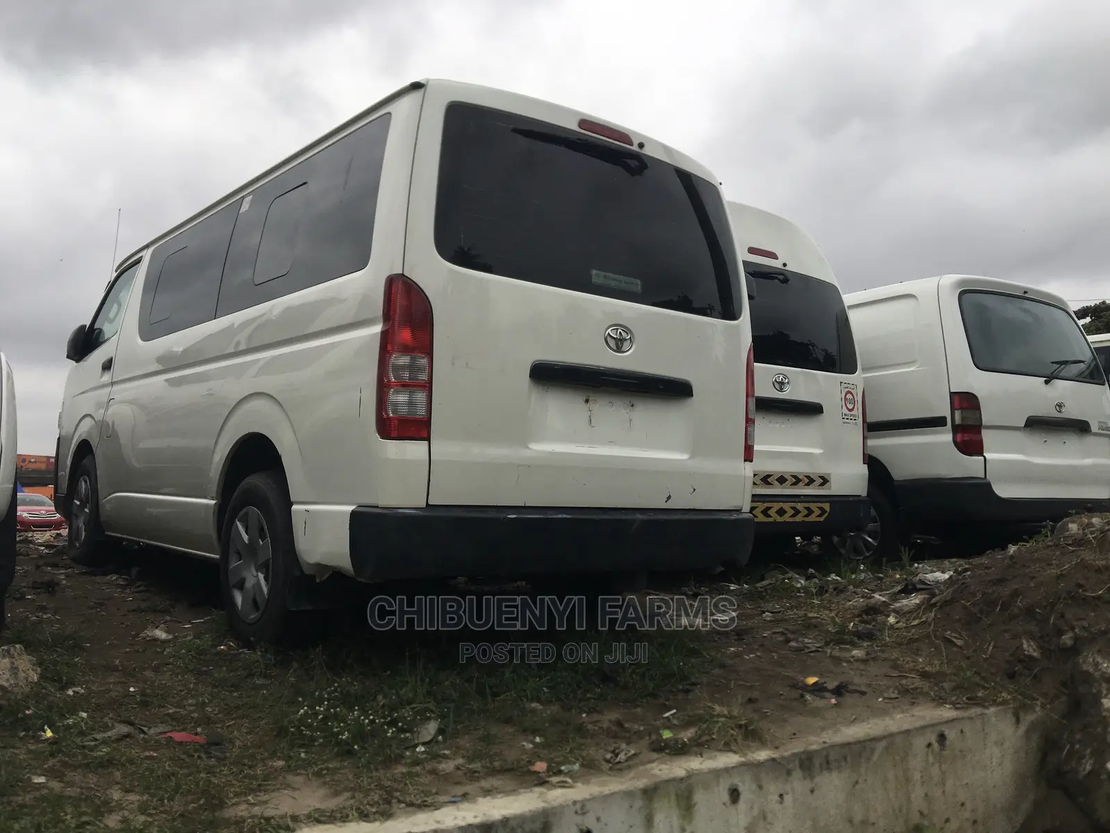 Toyota HiAce 2013 White