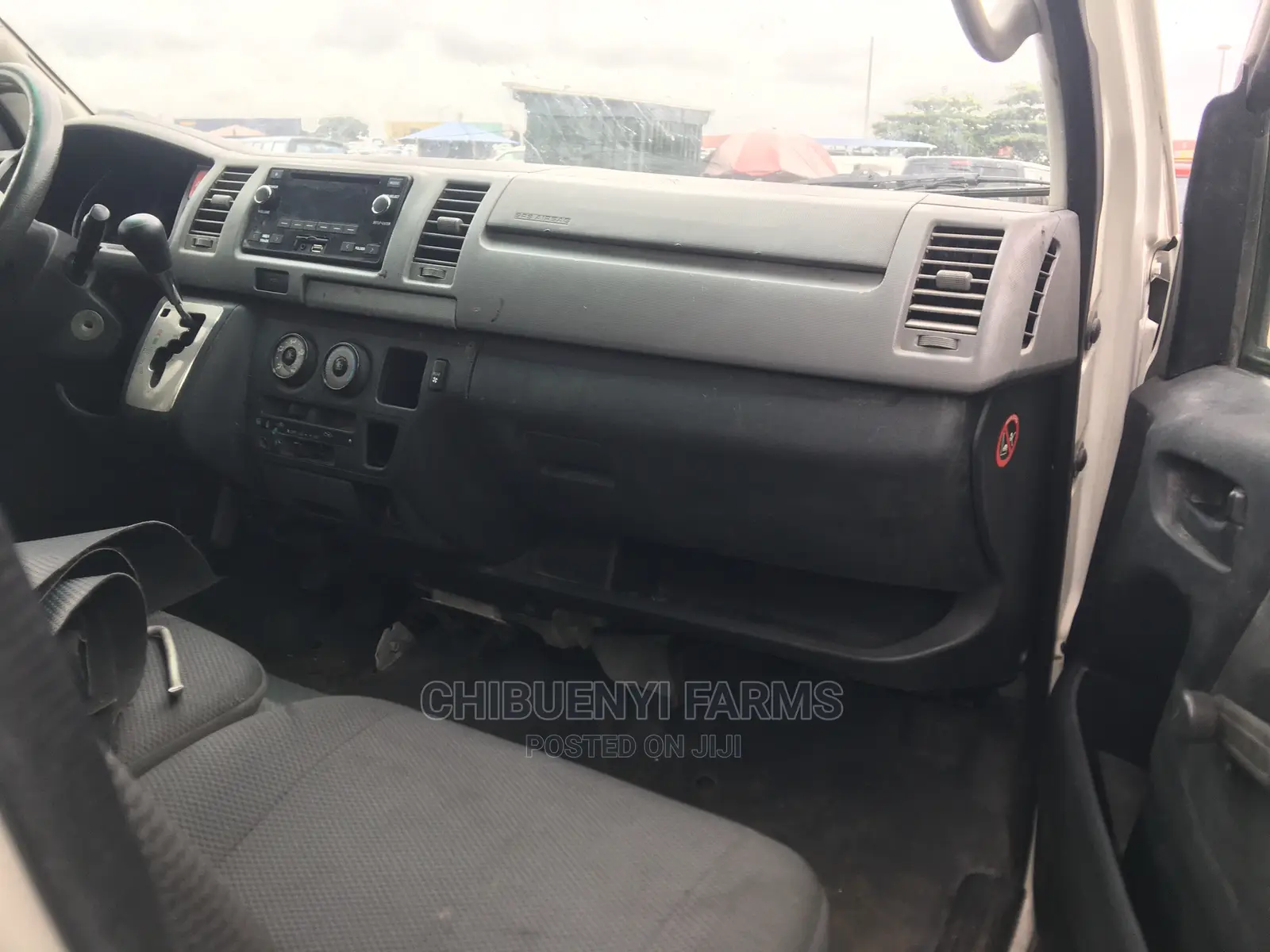 Toyota HiAce 2013 White