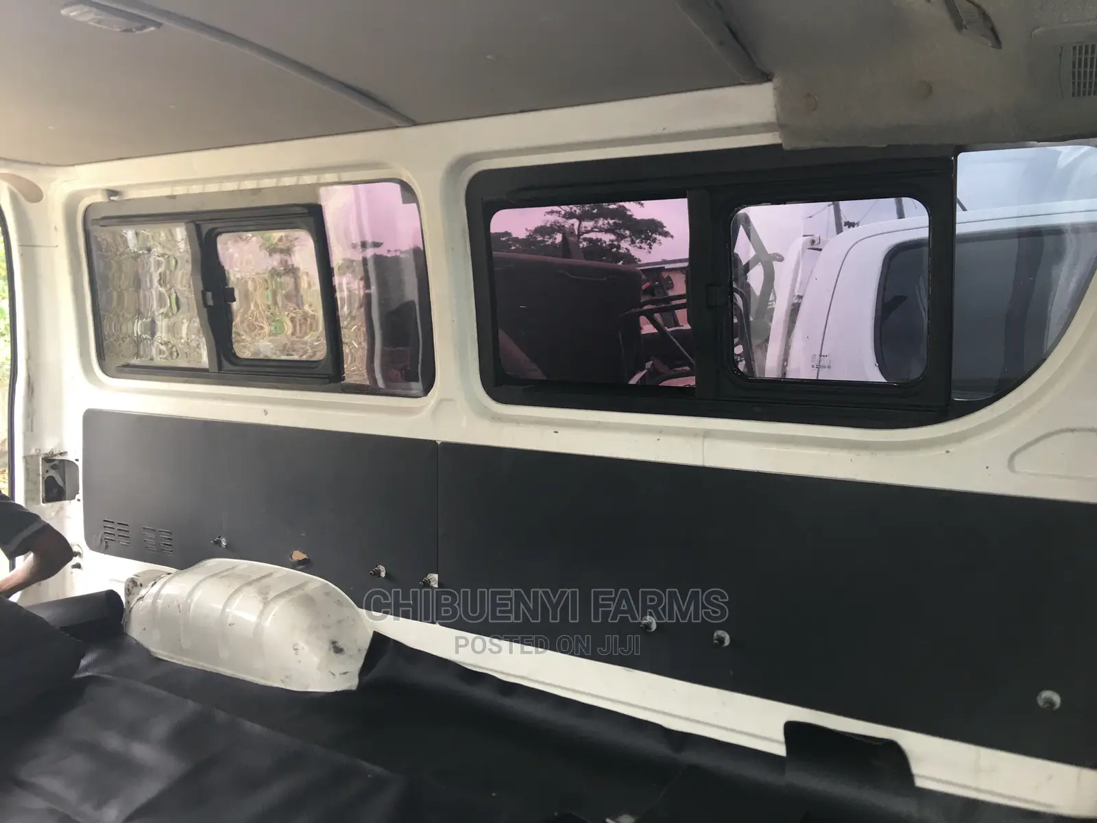 Toyota HiAce 2013 White