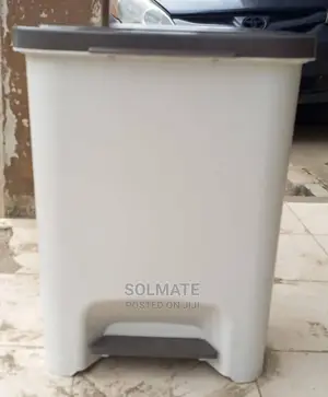 45 Liters Trashmi Plastic Bin With Foot Pedal