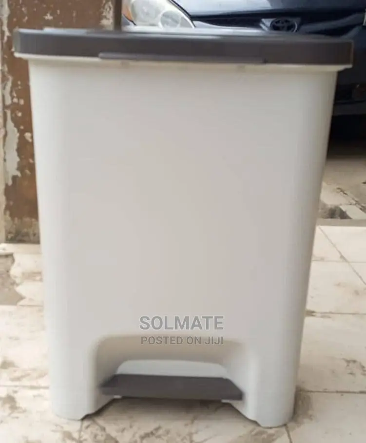 45 Liters Trashmi Plastic Bin With Foot Pedal
