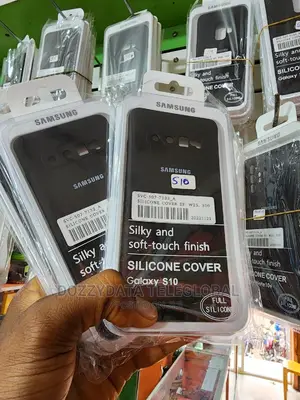 Samsung Galaxy S10 Silicone Cover Case