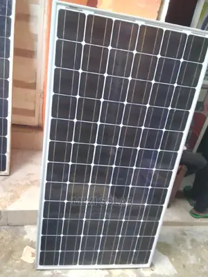 Quality 300W Mono Canadian Mono Crystalline Solar Panel.