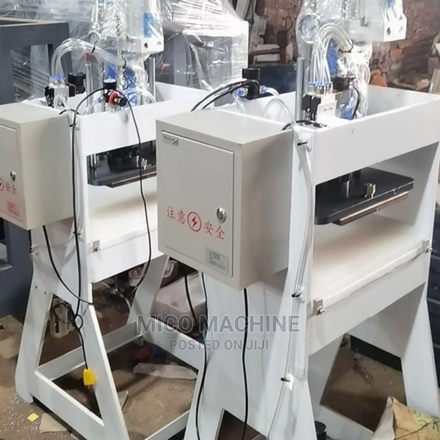 Pneumatic Nylon Punching Machine