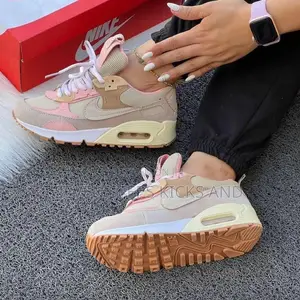 Original Nike Air Max 90 Futura Sneakers