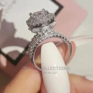 Photo - Big and Very Bold Size 8 Quality Engagement Ring - 1pc