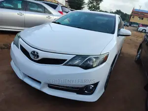 Toyota Camry SE 4dr Sedan (2.5L 4cyl 6A) 2012 White