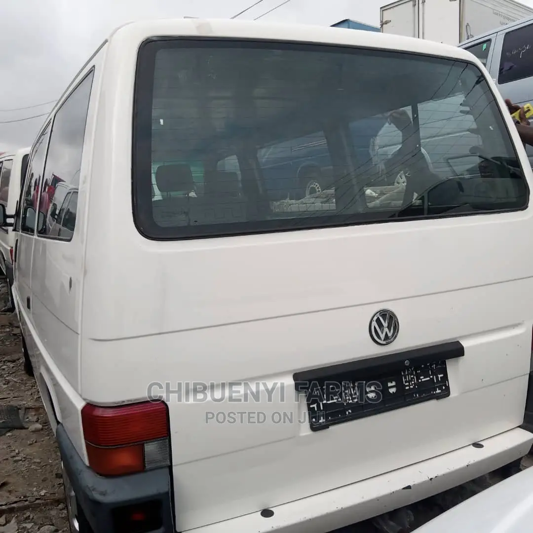 Volkswagen Transporter 2004 White