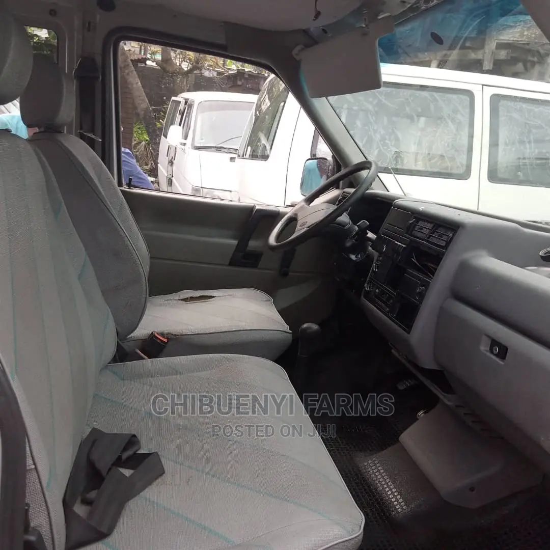 Volkswagen Transporter 2004 White