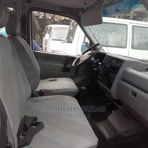 Volkswagen Transporter 2004 White