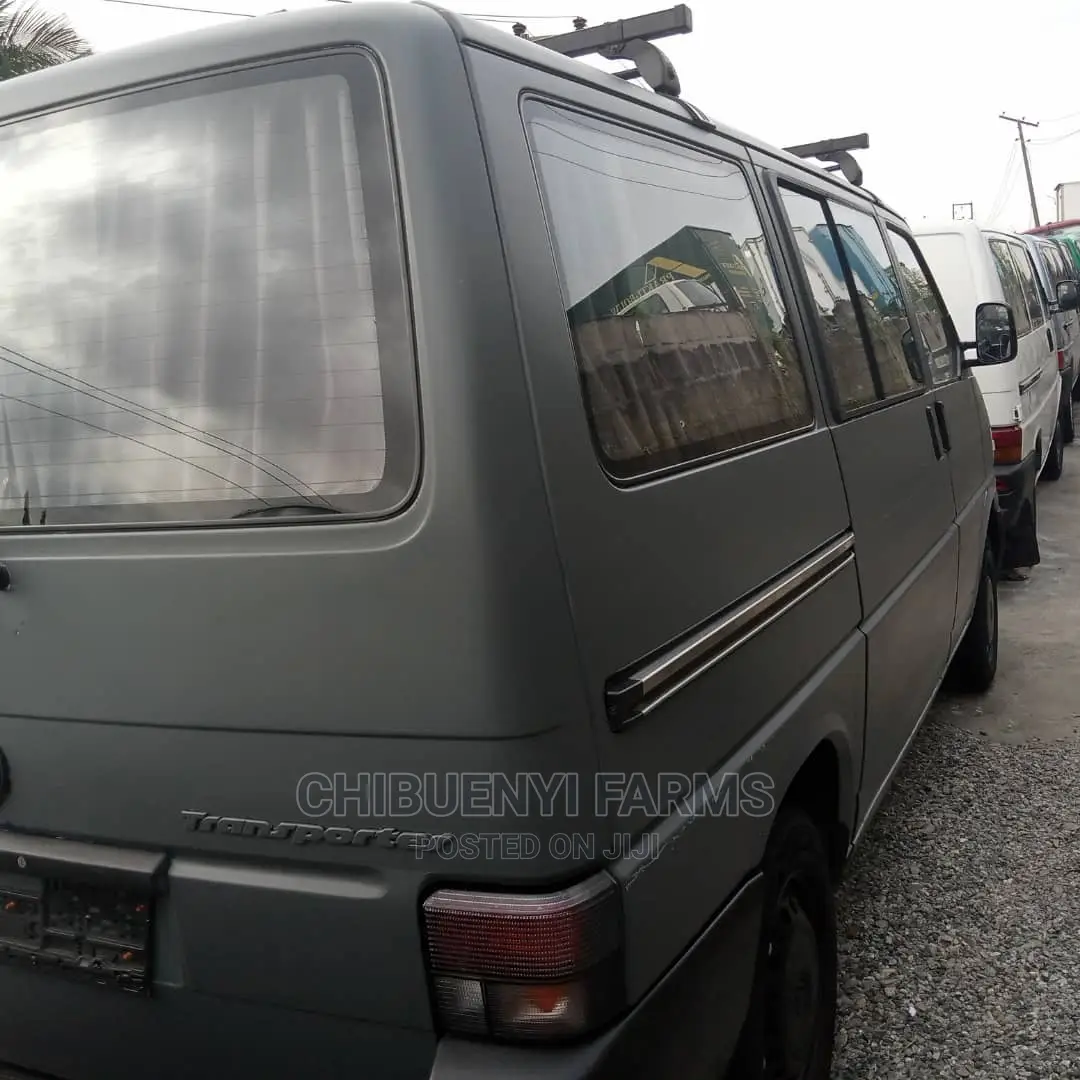 Volkswagen Transporter 2005 Grey