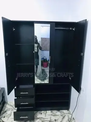 Wardrobe 4feet By 6