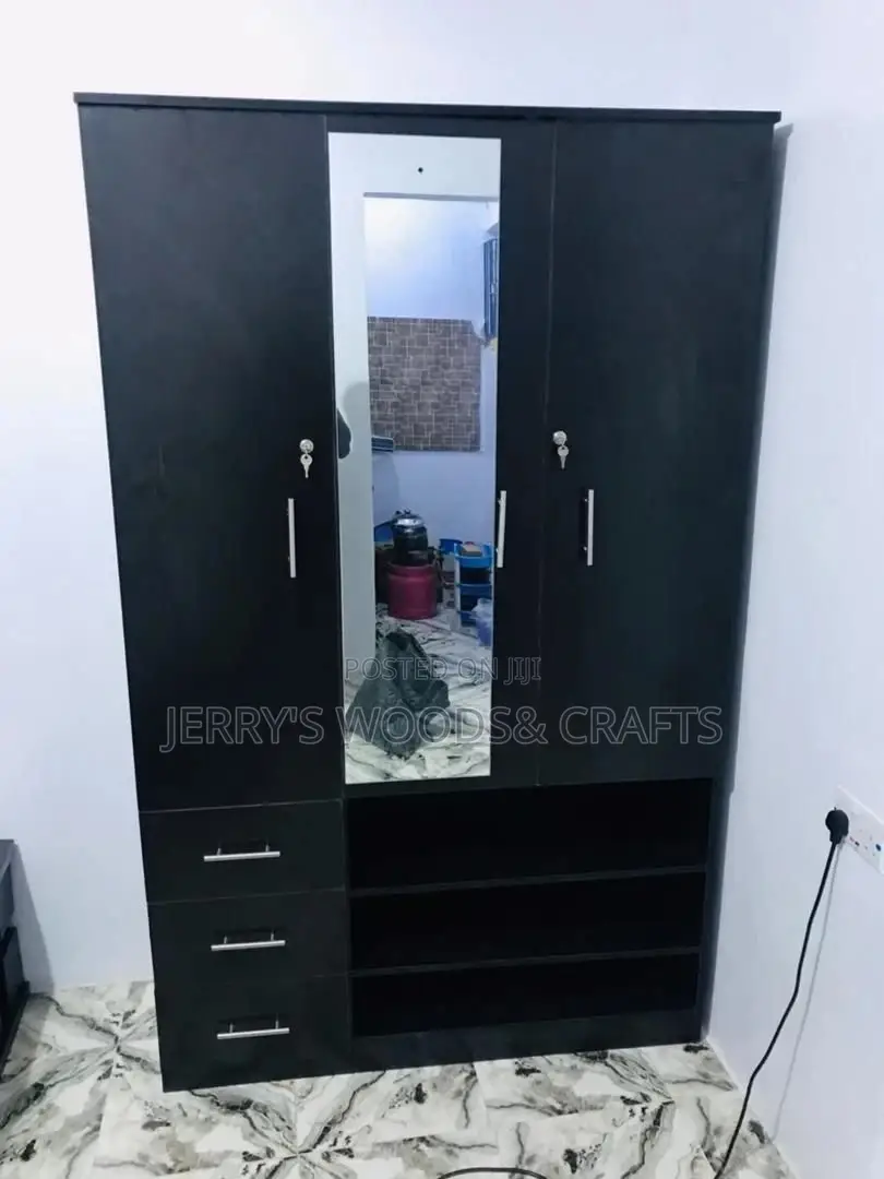 Wardrobe 4feet By 6