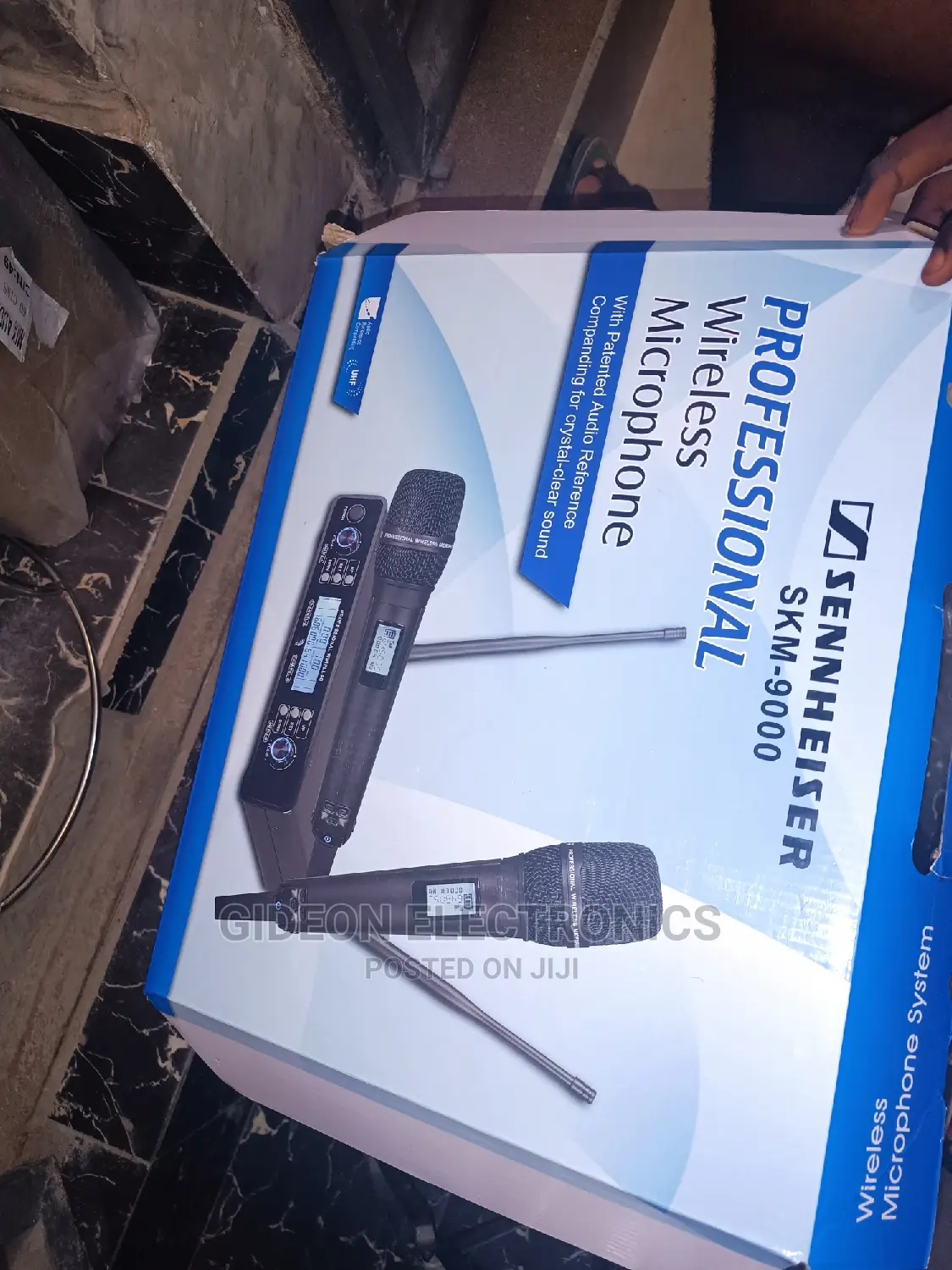 Sennehhiesr Neck, Lapel and Handle Wireless Microphone