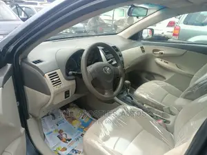 Toyota Corolla LE 4dr Sedan (1.8L 4cyl 4A) 2010 Gray