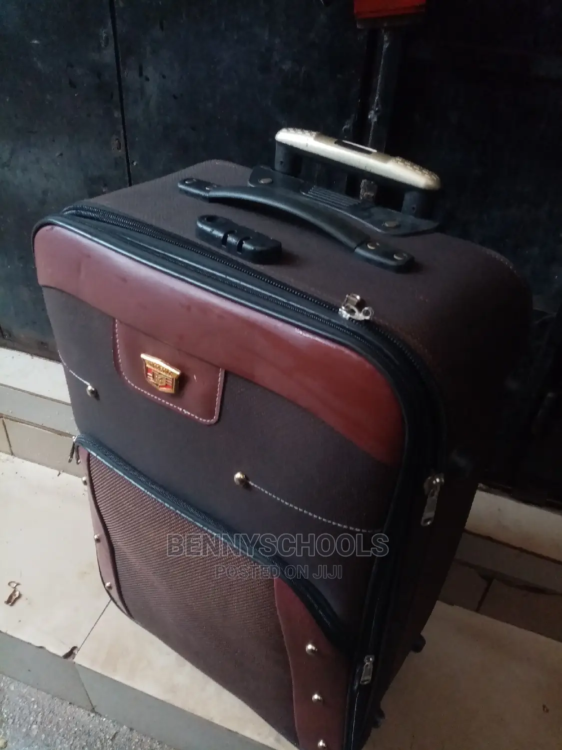 Medium Lightweight Traveling Luggage Box