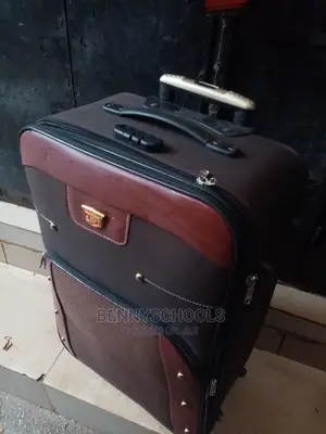 Medium Lightweight Traveling Luggage Box