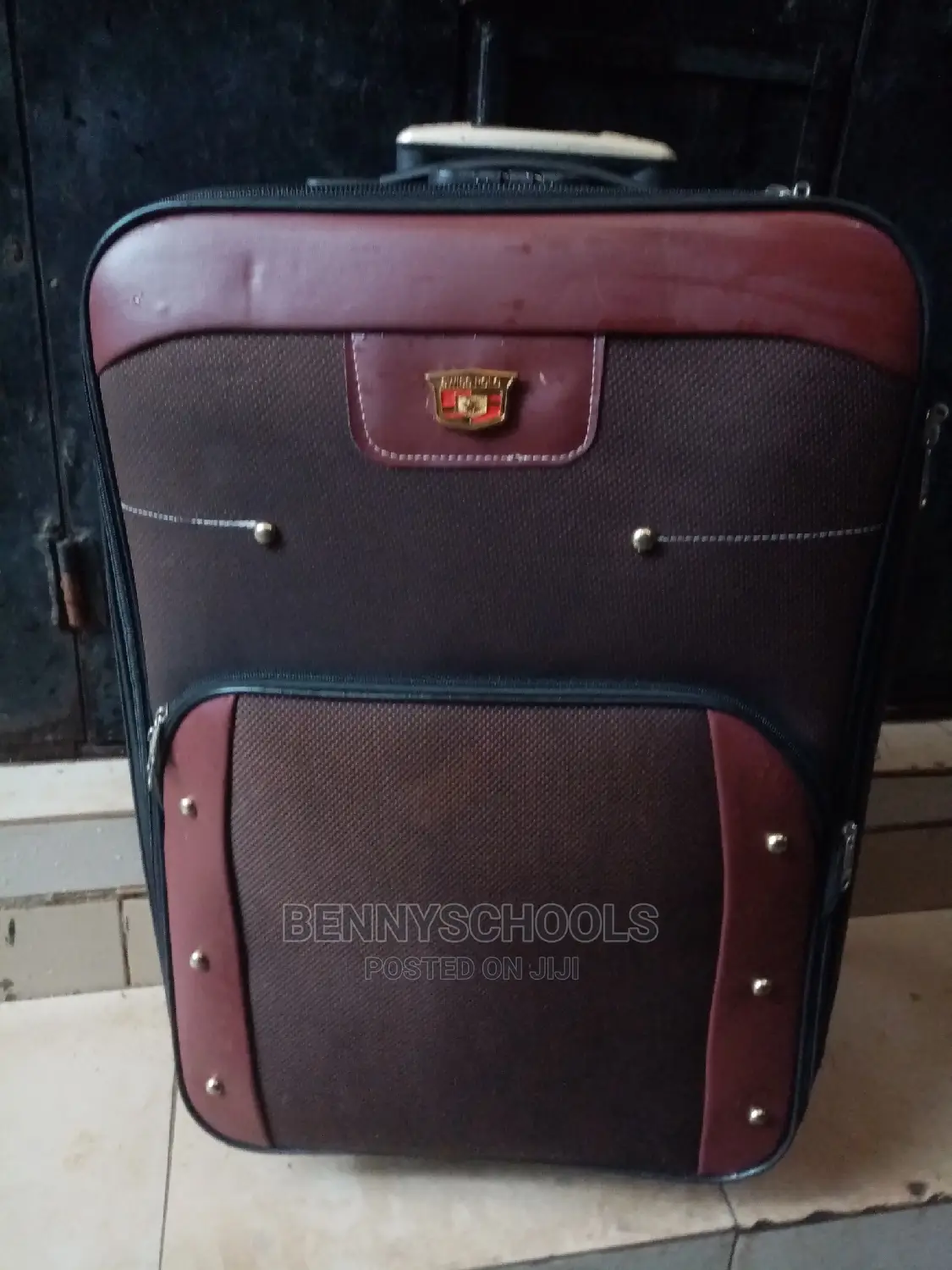 Medium Lightweight Traveling Luggage Box