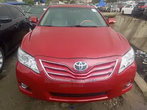 Toyota Camry XLE V6 4dr Sedan (3.5L 6cyl 6AM) 2010