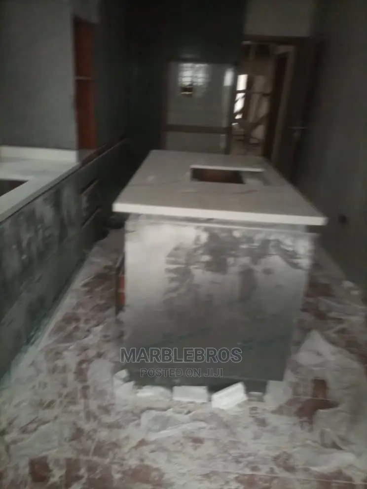 MB9. Kitchen Countertop Finishing With 20mm White Marble