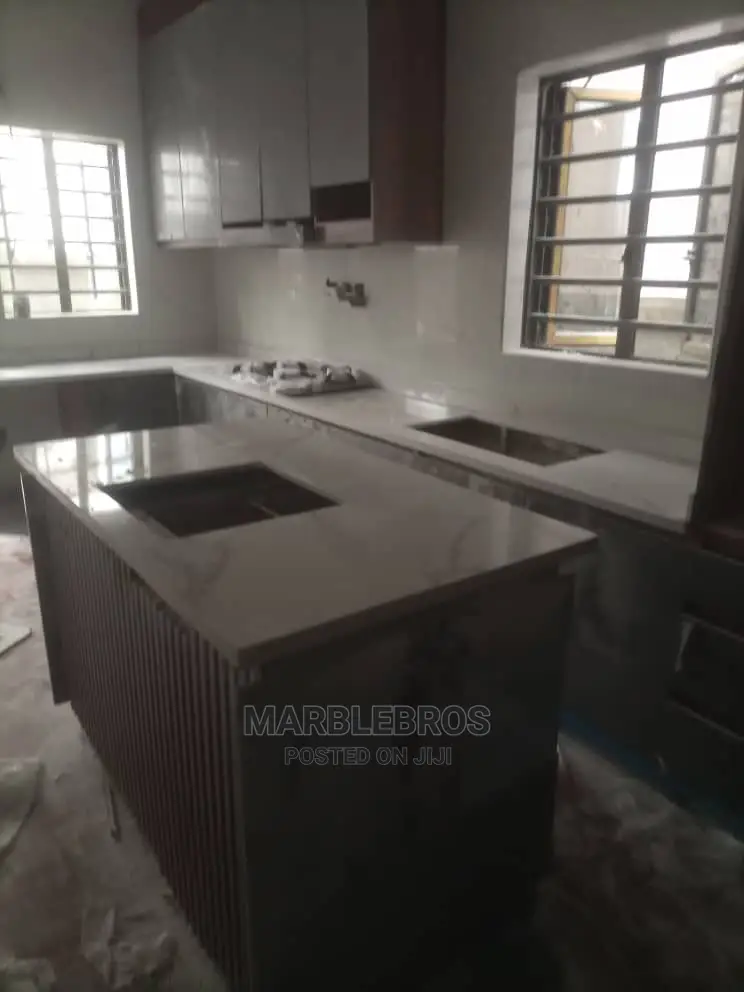 MB9. Kitchen Countertop Finishing With 20mm White Marble