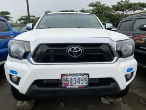 Toyota Tacoma 2015 White