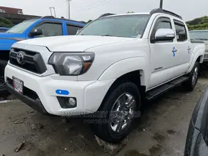 Toyota Tacoma 2015 White