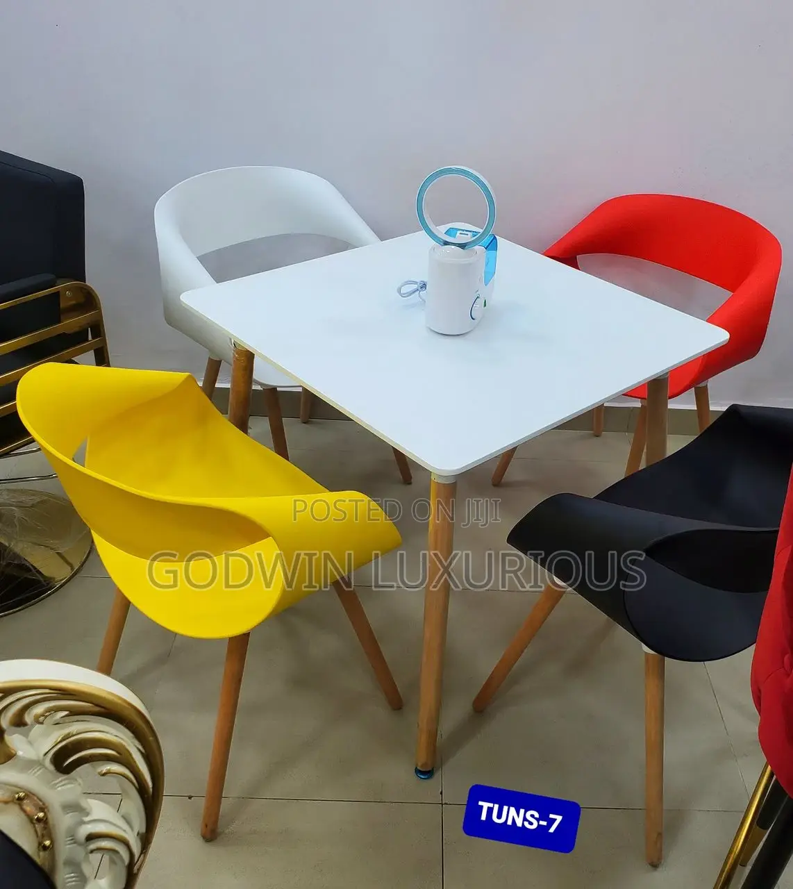 Restaurants Wooden Leg / Plastic Chairs