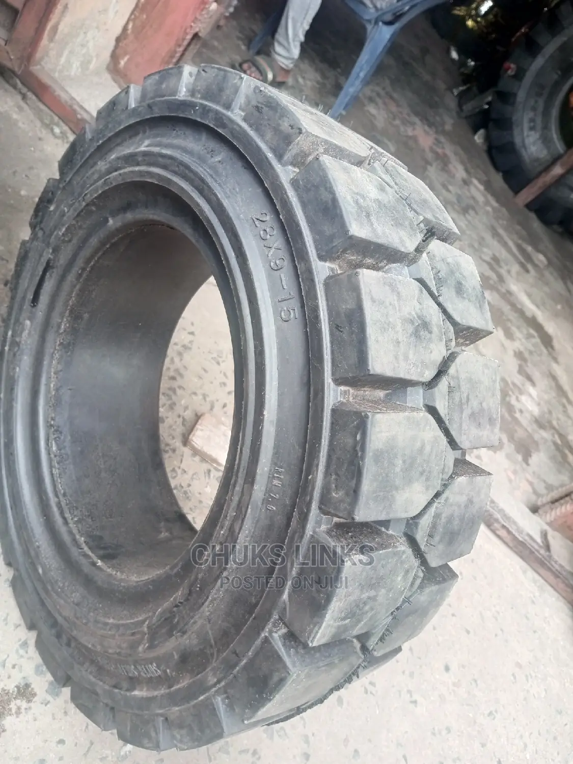 28*9-15 Solid Tires