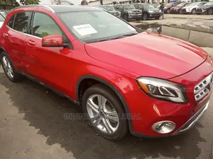 Mercedes-Benz GLA-Class 2018 Red