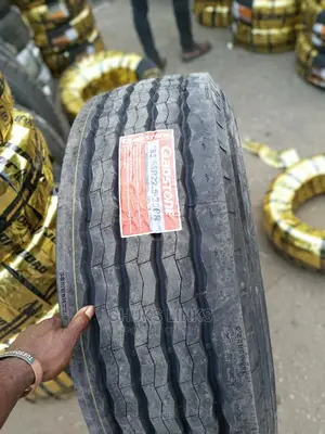 385/65r22.5 Gladstone Tires
