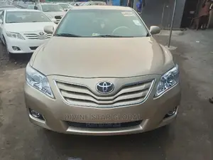 Toyota Camry LE 4dr Sedan (2.4L 4cyl 5A) 2009