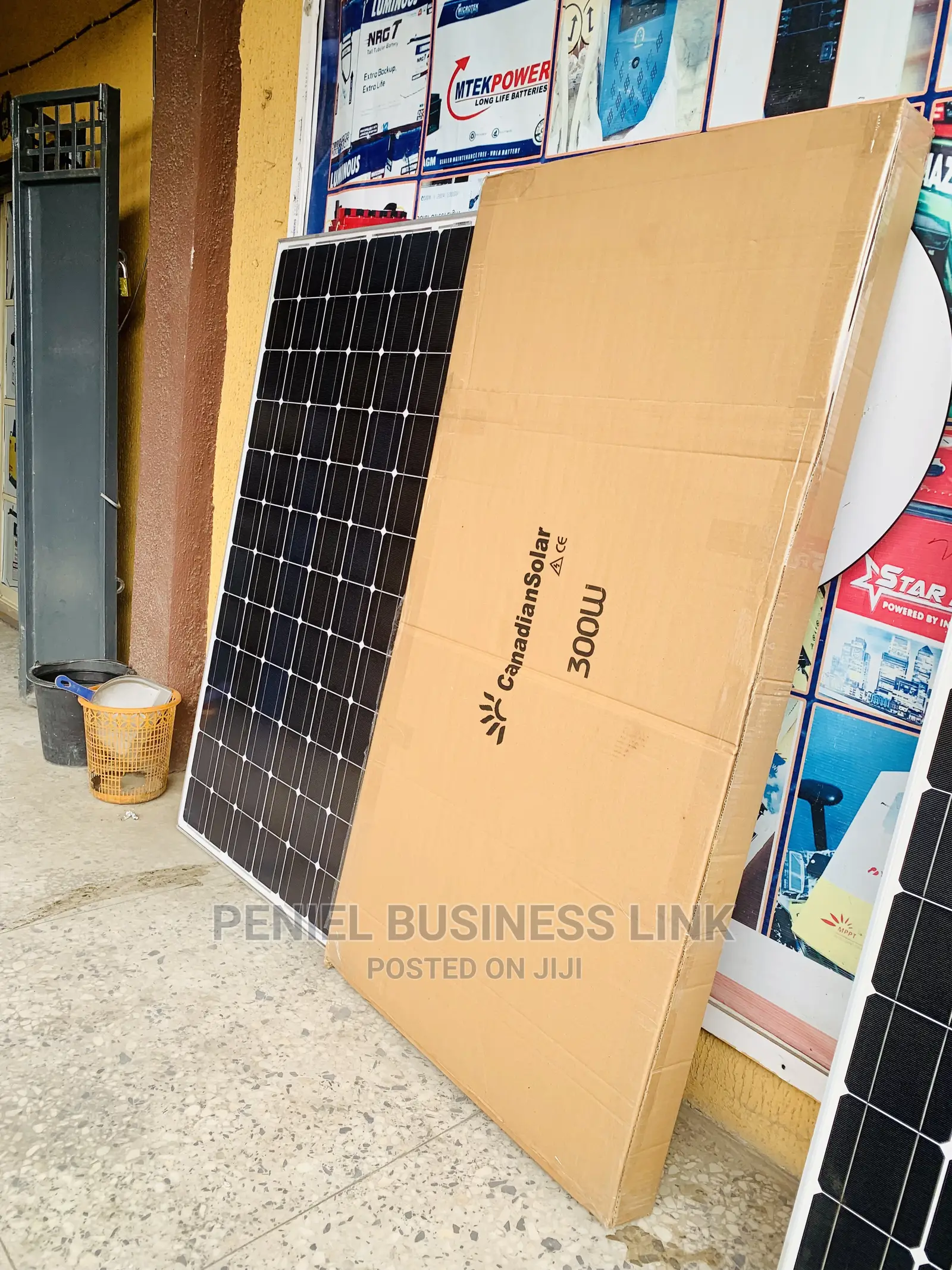 Canadian 300w 72cells Solar Panel