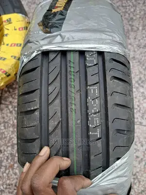 215/60r17 Winda Tire