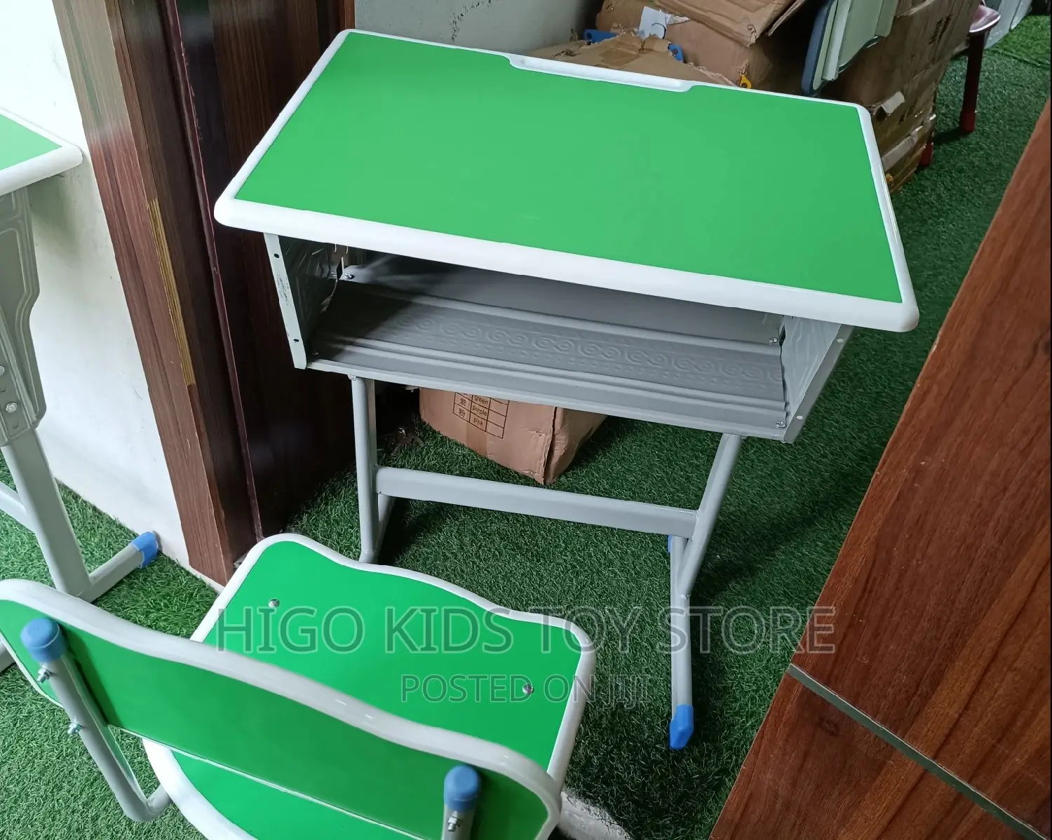 Adjustable Pegs And Table For Secondary And Upper Primary