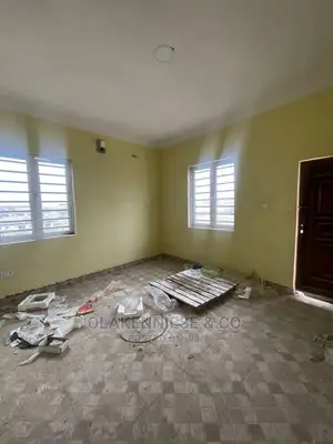 3bdrm Block of Flats in Ijesha for rent
