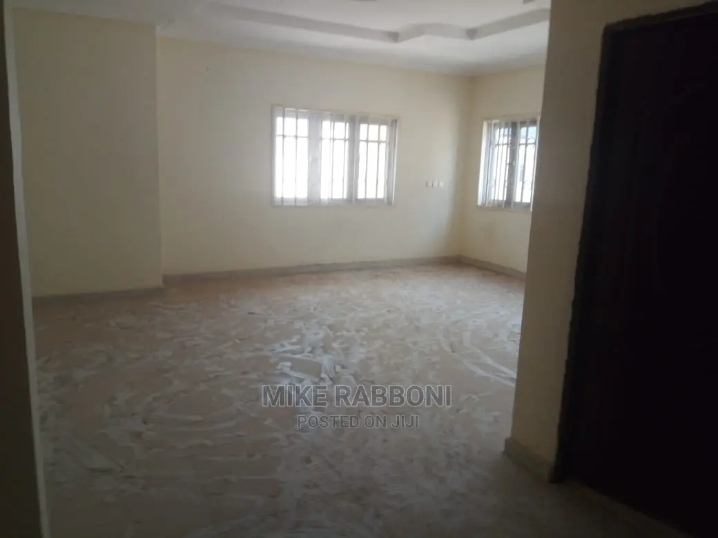 4bdrm Duplex in New G.R.A, Enugu for rent