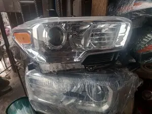 Toyota Tacoma Headlight 2015