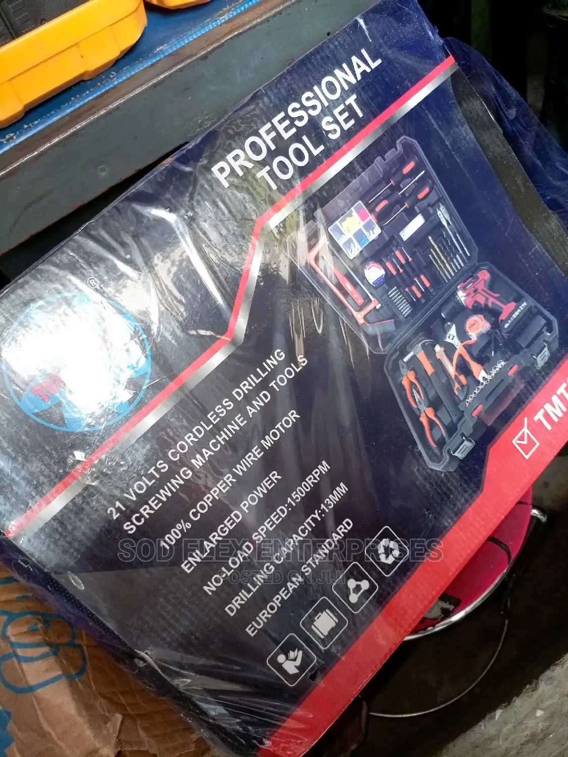 21 Volt Drill and Screw Machine